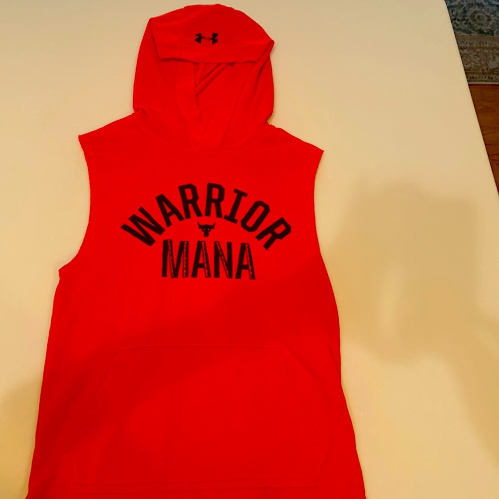 Boys Under Armour sleeveless hooded shirt